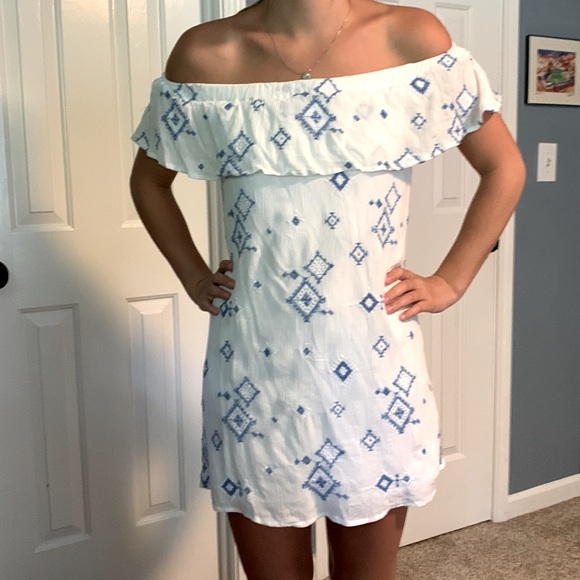 M off shoulder summer Dress white with blue detail - Picture 2 of 13
